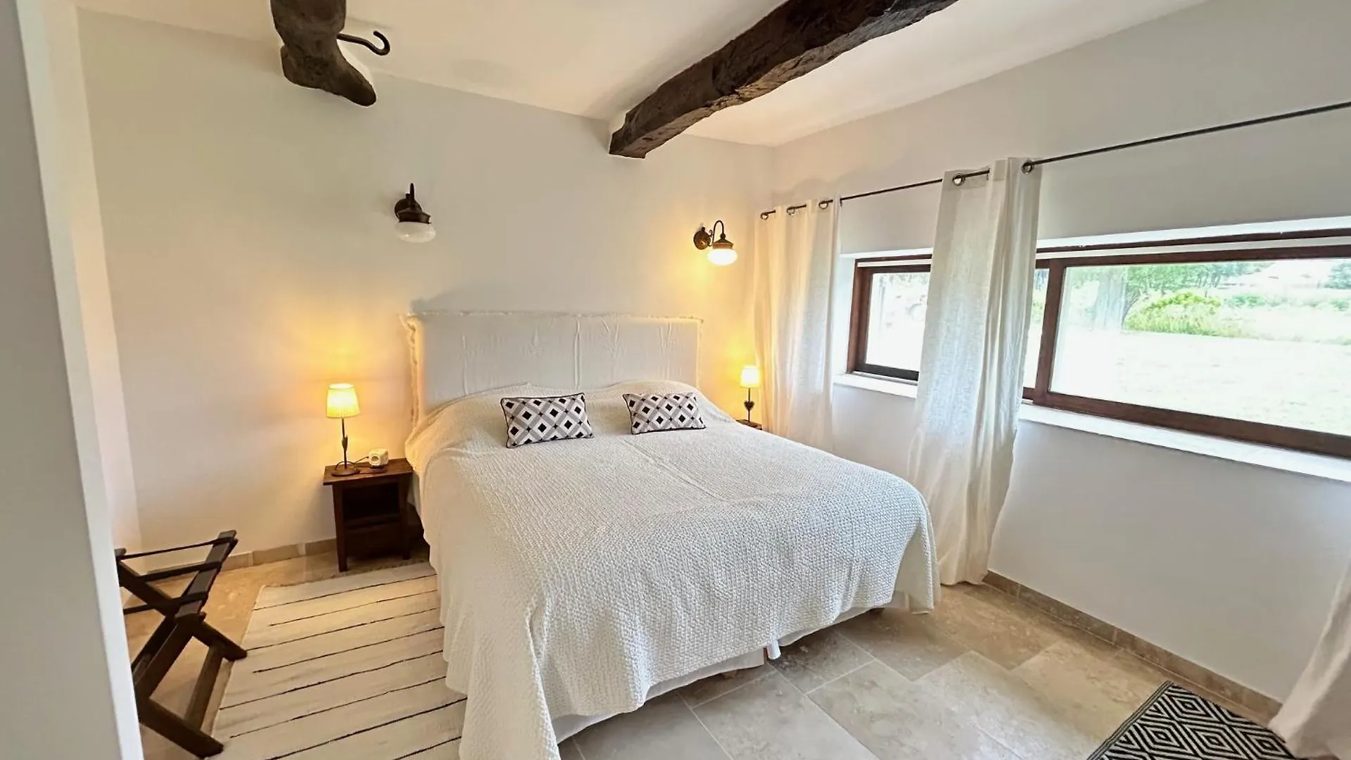 Konukevi Les Cachots Otel Roussillon en Isere