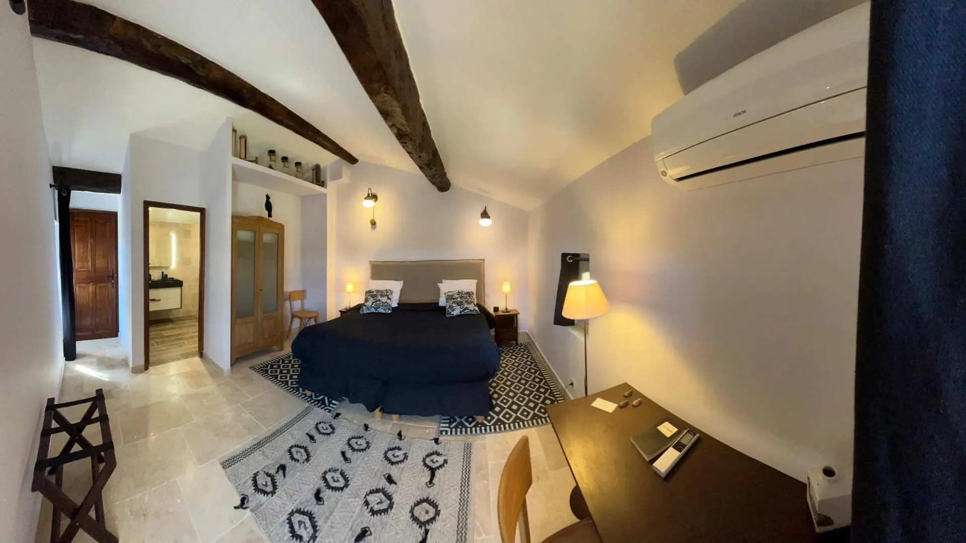 Les Cachots Otel Roussillon en Isere 0*,  Fransa